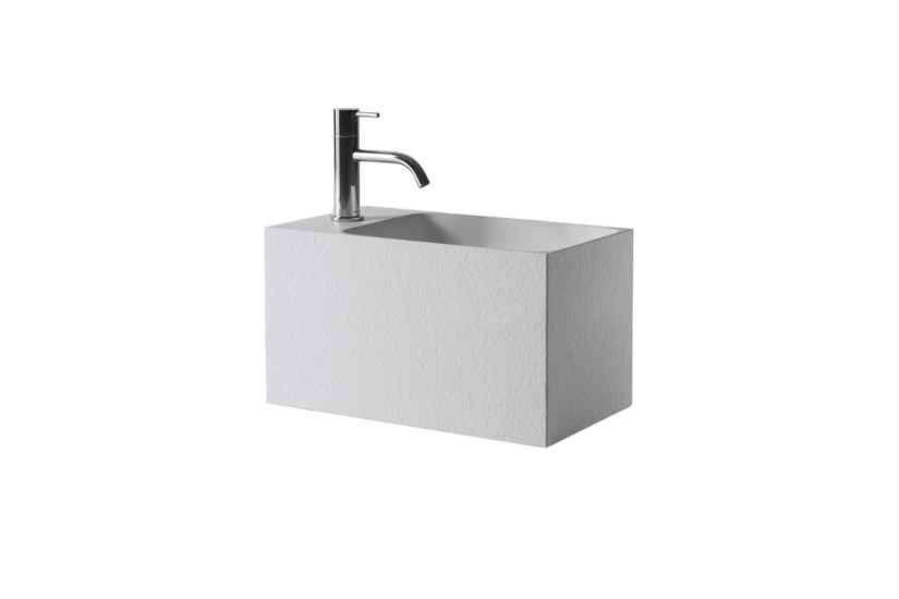 Lavabo colonna freestanding accostato alla parete